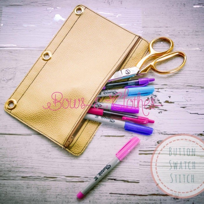 Binder Vinyl Zipper Purse