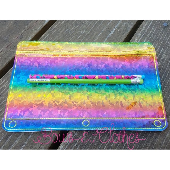 Binder Vinyl Zipper Purse - Image 6