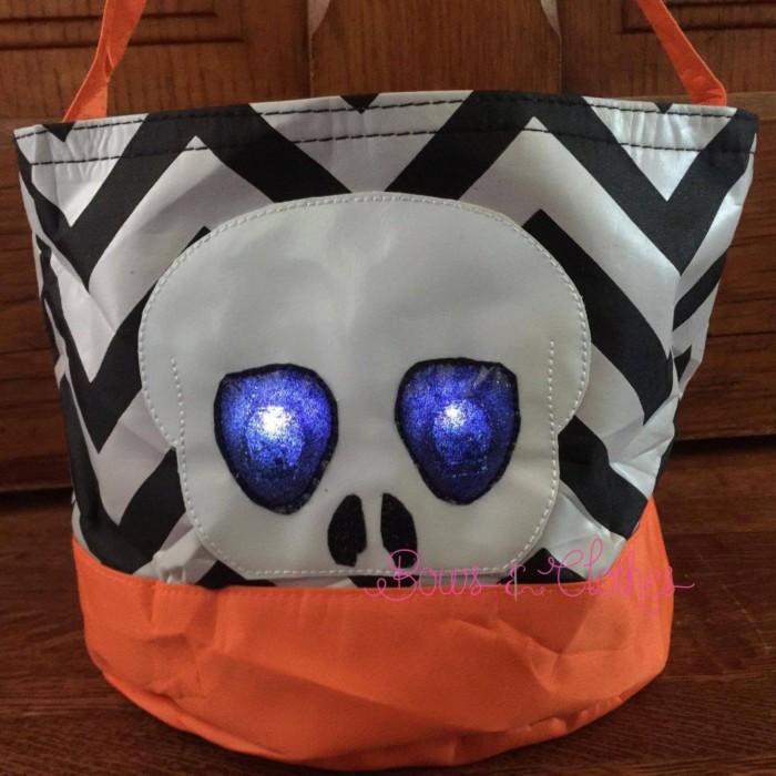 Flasher Eye Skull Vinyl Peeker