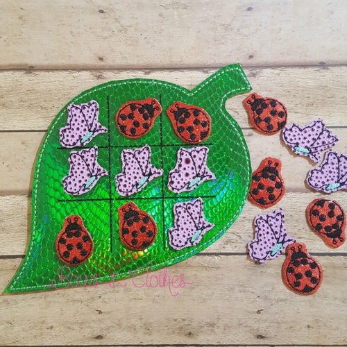 Leaf and bugs Tic Tac Toe and Pieces